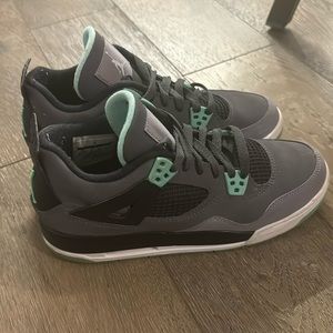 Jordan 4 Green Glow